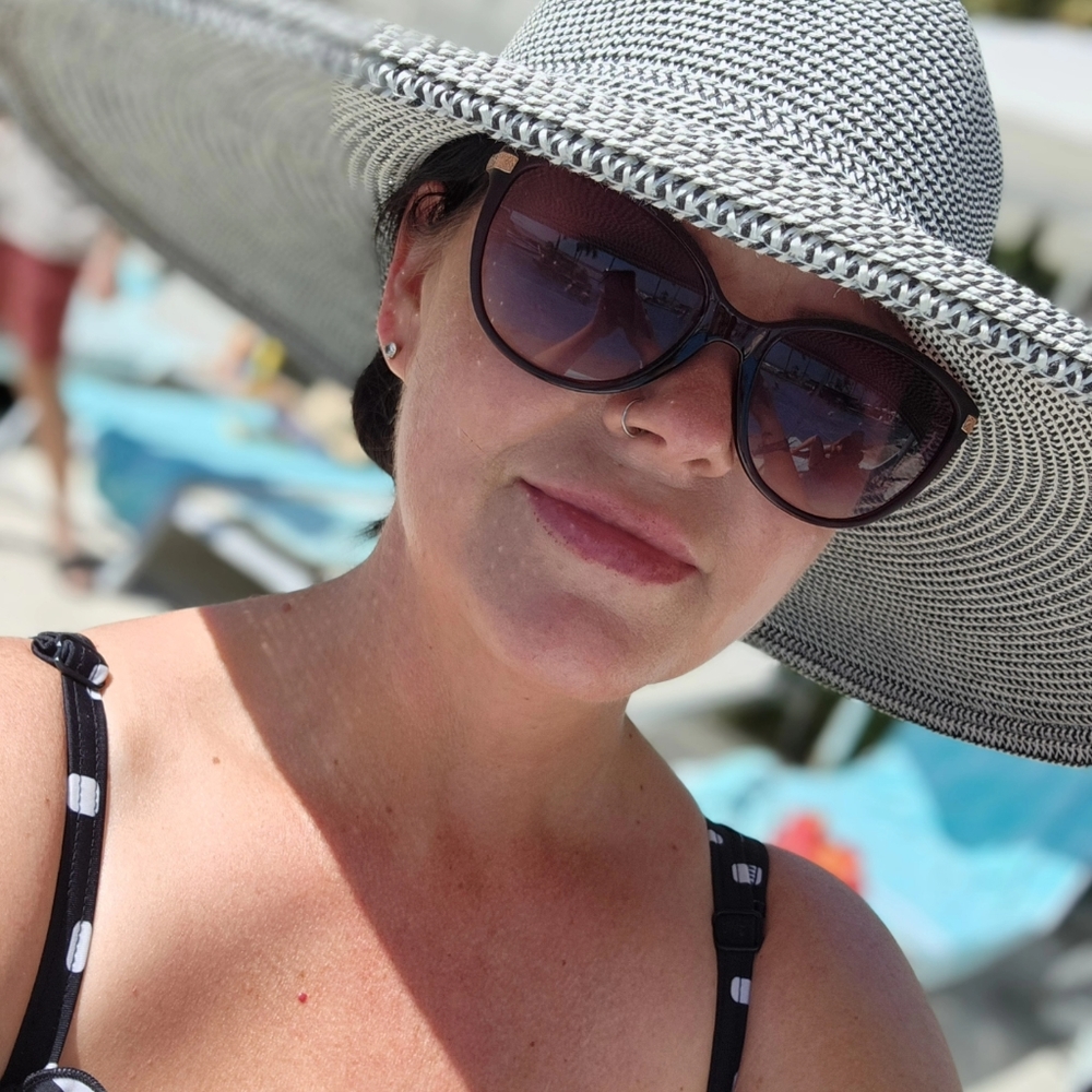 Meet your Posher, Elizabeth